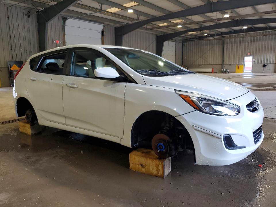 57594036 :رقم المزاد ، KMHCT5AE1FU216318 vin ، 2015 Hyundai Accent مزاد بيع