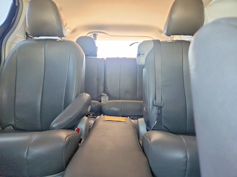 Продажа на аукционе авто 2011 Toyota Sienna, vin: 5TDKK3DC6BS072863, номер лота: 57311736