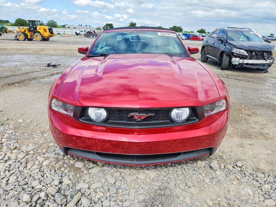 56578616 :رقم المزاد ، 1ZVBP8FF1B5121590 vin ، 2011 Ford Mustang مزاد بيع