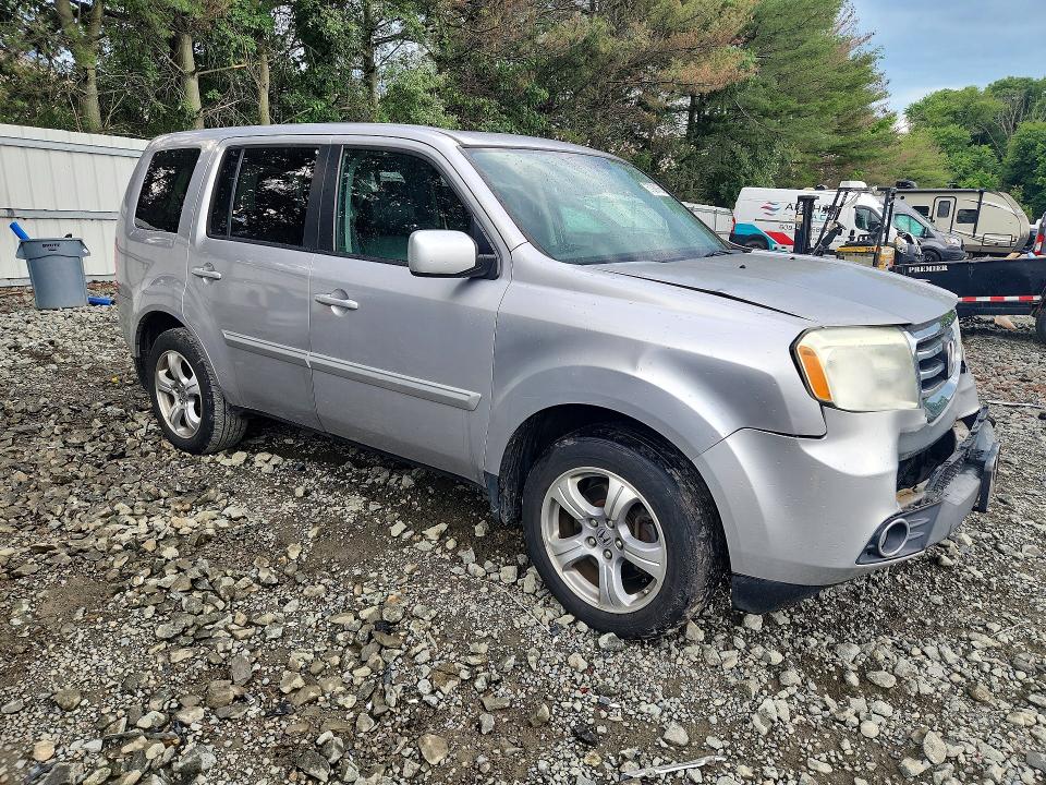 57269156 :رقم المزاد ، 5FNYF4H5XFB035115 vin ، 2015 Honda Pilot مزاد بيع
