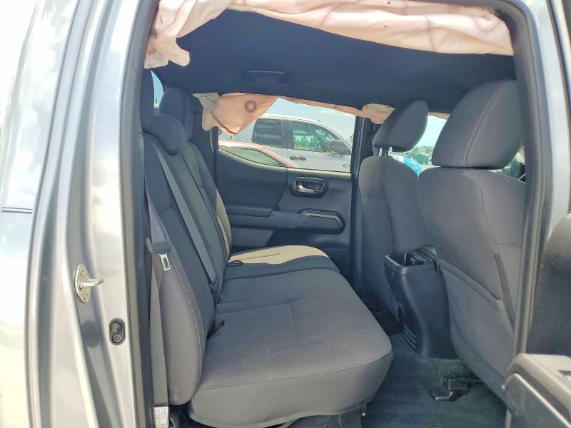56234246 :رقم المزاد ، 5TFCZ5AN0JX162052 vin ، 2018 Toyota Tacoma مزاد بيع
