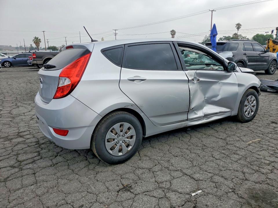 2015 Hyundai Accent მანქანა იყიდება აუქციონზე, vin: KMHCT5AE2FU209605, აუქციონის ნომერი: 55392496