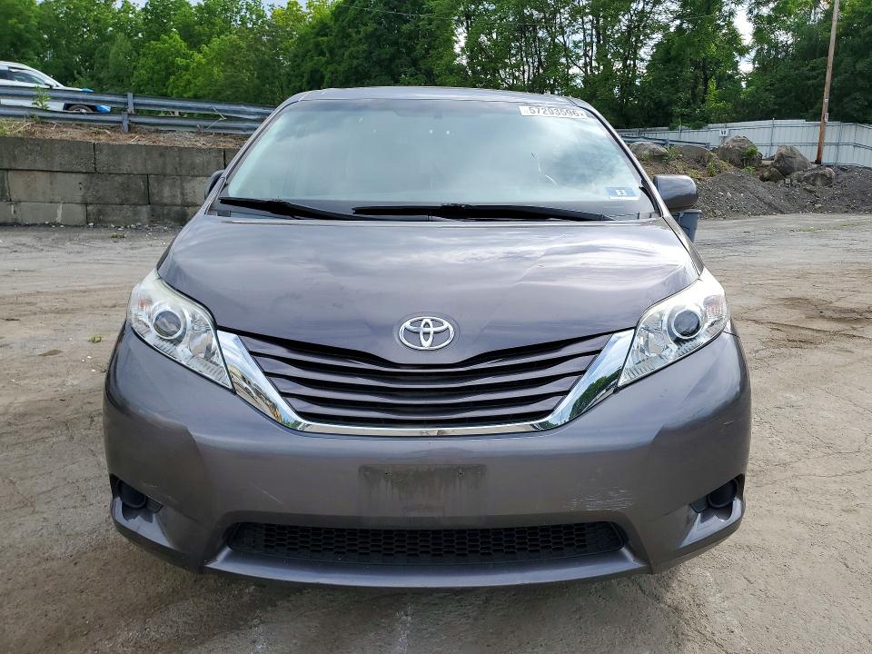 57293596 :رقم المزاد ، 5TDJK3DCXFS127171 vin ، 2015 Toyota Sienna مزاد بيع