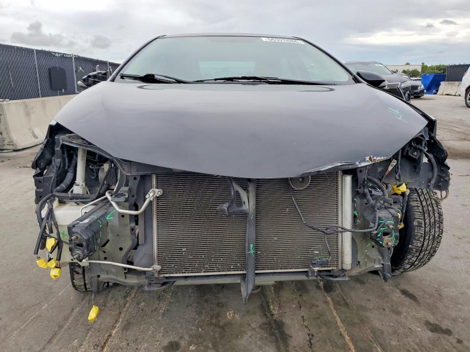 56325686 :رقم المزاد ، 2T1BURHE8FC306525 vin ، 2015 Toyota Corolla مزاد بيع