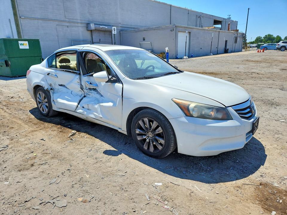 2011 Honda Accord მანქანა იყიდება აუქციონზე, vin: 1HGCP2F75BA074800, აუქციონის ნომერი: 56047386