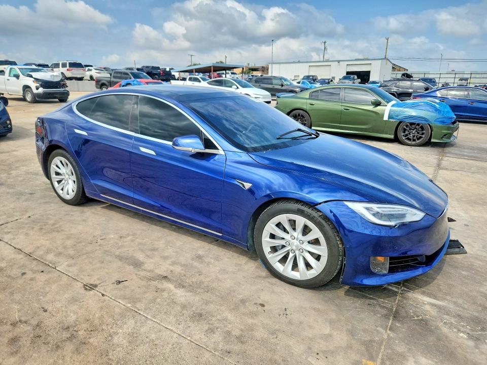 58406856 :رقم المزاد ، 5YJSA1E22HF195330 vin ، 2017 Tesla Model S مزاد بيع