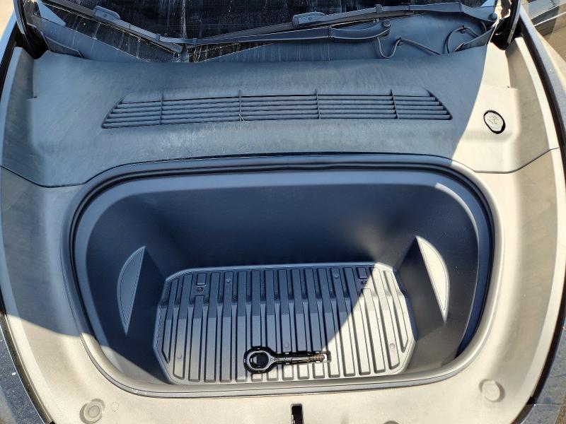 56166756 :رقم المزاد ، 7SAYGDEE8NF511378 vin ، 2022 Tesla Model Y مزاد بيع
