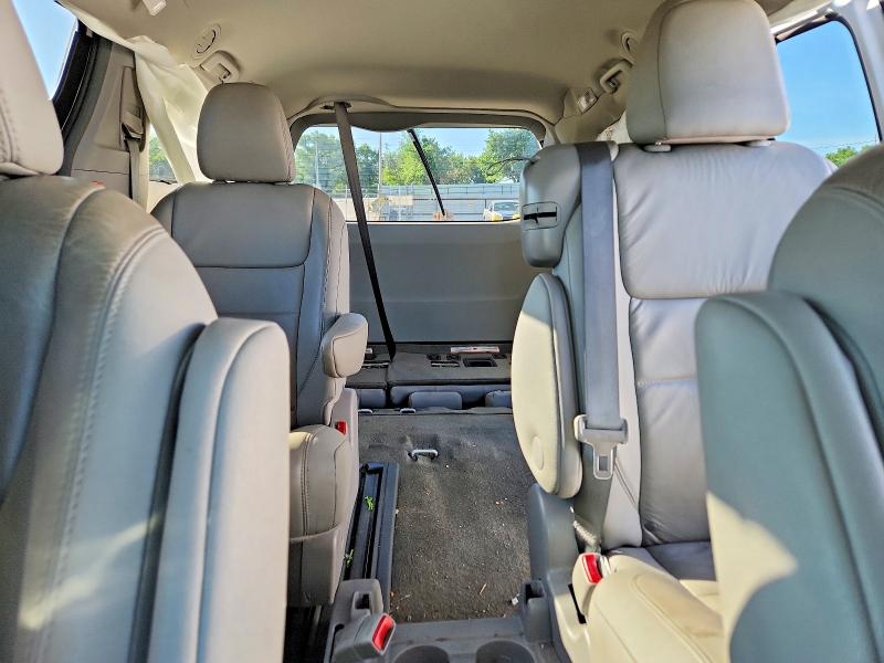 53788906 :رقم المزاد ، 5TDYZ3DC2HS821415 vin ، 2017 Toyota Sienna مزاد بيع