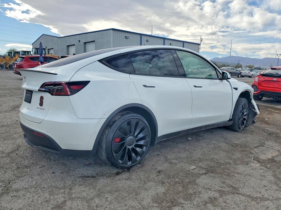 58926286 :رقم المزاد ، 7SAYGDEF8NF489990 vin ، 2022 Tesla Model Y مزاد بيع