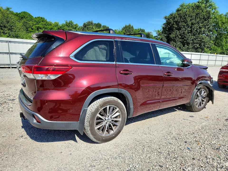 2018 Toyota Highlander მანქანა იყიდება აუქციონზე, vin: 5TDJZRFH8JS906150, აუქციონის ნომერი: 57580306