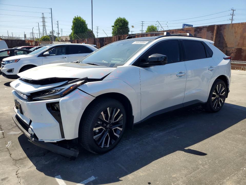 56609956 :رقم المزاد ، JTMBDAFB5TA008122 vin ، 2026 Toyota Bz مزاد بيع