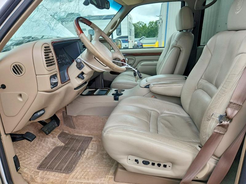2000 Cadillac Escalade მანქანა იყიდება აუქციონზე, vin: 1GYEK13R2YR157420, აუქციონის ნომერი: 56164886