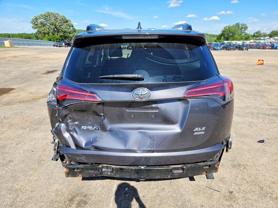 Продаж на аукціоні авто 2018 Toyota Rav4, vin: JTMRFREV1JJ192099, номер лоту: 57529266