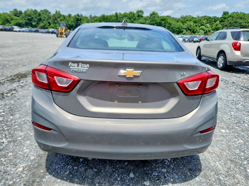 2018 Chevrolet Cruze მანქანა იყიდება აუქციონზე, vin: 1G1BE5SM3J7239003, აუქციონის ნომერი: 57886706