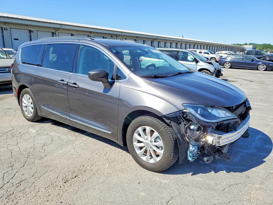 Продажа на аукционе авто 2017 Chrysler Pacifica, vin: 2C4RC1BG2HR526095, номер лота: 55817706