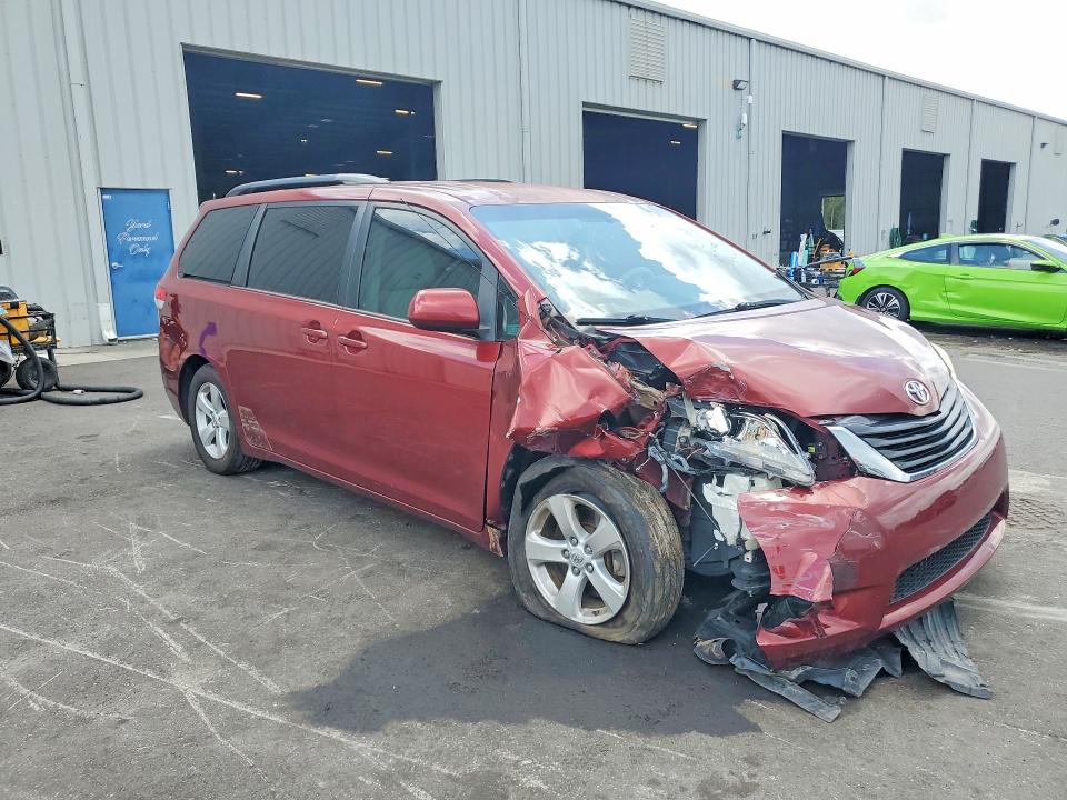 2014 Toyota Sienna მანქანა იყიდება აუქციონზე, vin: 5TDKK3DC0ES426039, აუქციონის ნომერი: 57554556