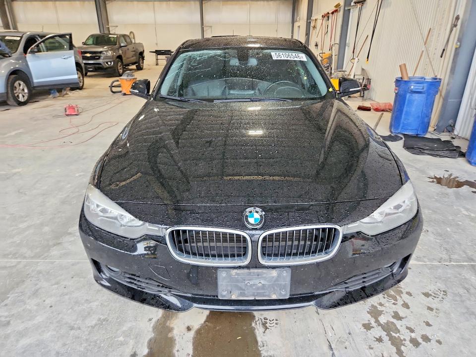 56106546 :رقم المزاد ، WBA3C3C54EF984008 vin ، 2014 Bmw 320 مزاد بيع