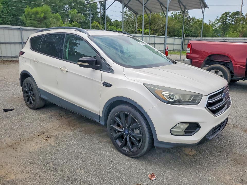 Auction sale of the 2017 Ford Escape, vin: 1FMCU0J90HUF01372, lot number: 56456846