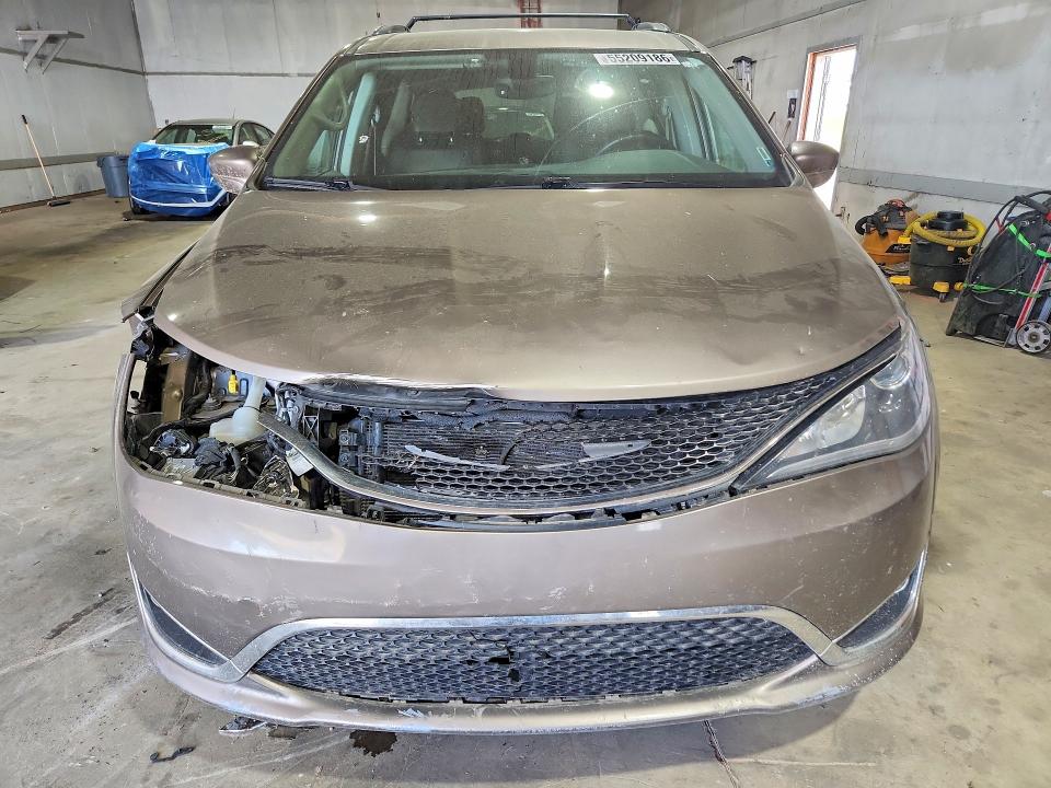 Продаж на аукціоні авто 2017 Chrysler Pacifica, vin: 2C4RC1EG8HR570873, номер лоту: 55209186