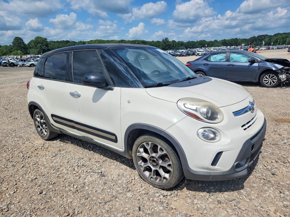 2015 Fiat 500l მანქანა იყიდება აუქციონზე, vin: ZFBCFADH9FZ031174, აუქციონის ნომერი: 57902976