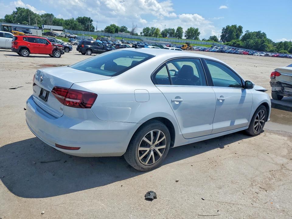 56661886 :رقم المزاد ، 3VWDB7AJ9JM221992 vin ، 2018 Volkswagen Jetta مزاد بيع