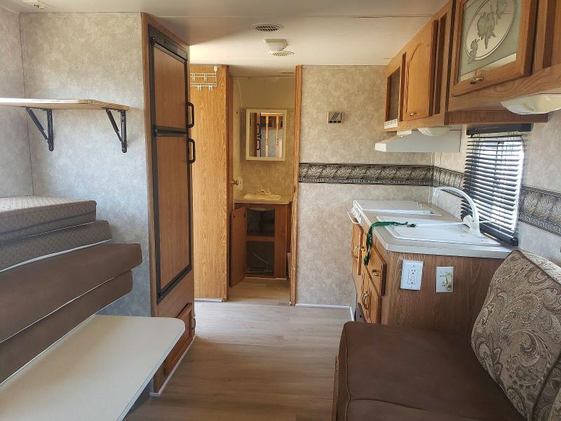 53718076 :رقم المزاد ، 1TC2B025431210891 vin ، 2003 Coachmen Rv Recreational Vehicle (rv) مزاد بيع