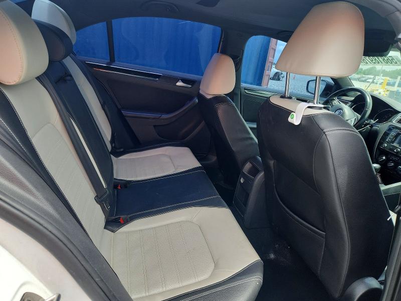 56818976 :رقم المزاد ، 3VWD17AJXFM408863 vin ، 2015 Volkswagen Jetta مزاد بيع