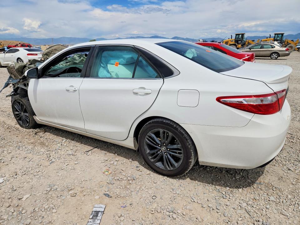 59345726 :رقم المزاد ، 4T1BF1FK9FU897340 vin ، 2015 Toyota Camry مزاد بيع