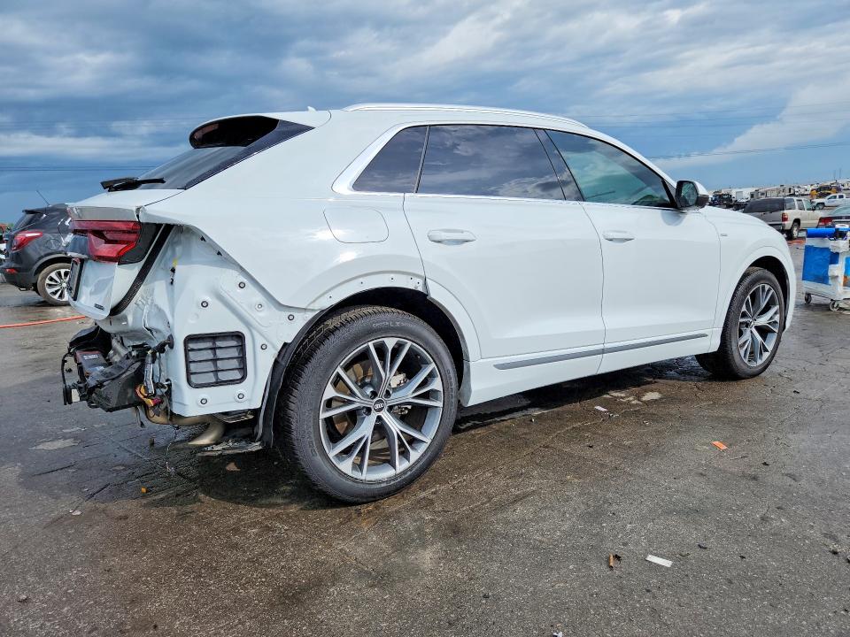 57359696 :رقم المزاد ، WA1FVAF15MD022943 vin ، 2021 Audi Q8 مزاد بيع
