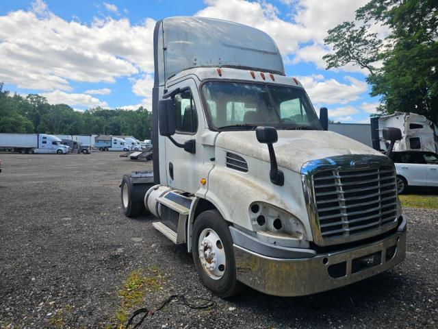 58089126 :رقم المزاد ، 1FUBGAD42GLHD9913 vin ، 2016 Freightliner Cascadia 113 مزاد بيع