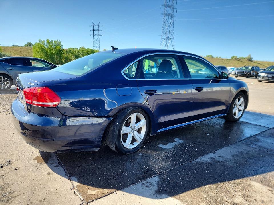 56084236 :رقم المزاد ، 1VWBS7A30EC065339 vin ، 2014 Volkswagen Passat مزاد بيع