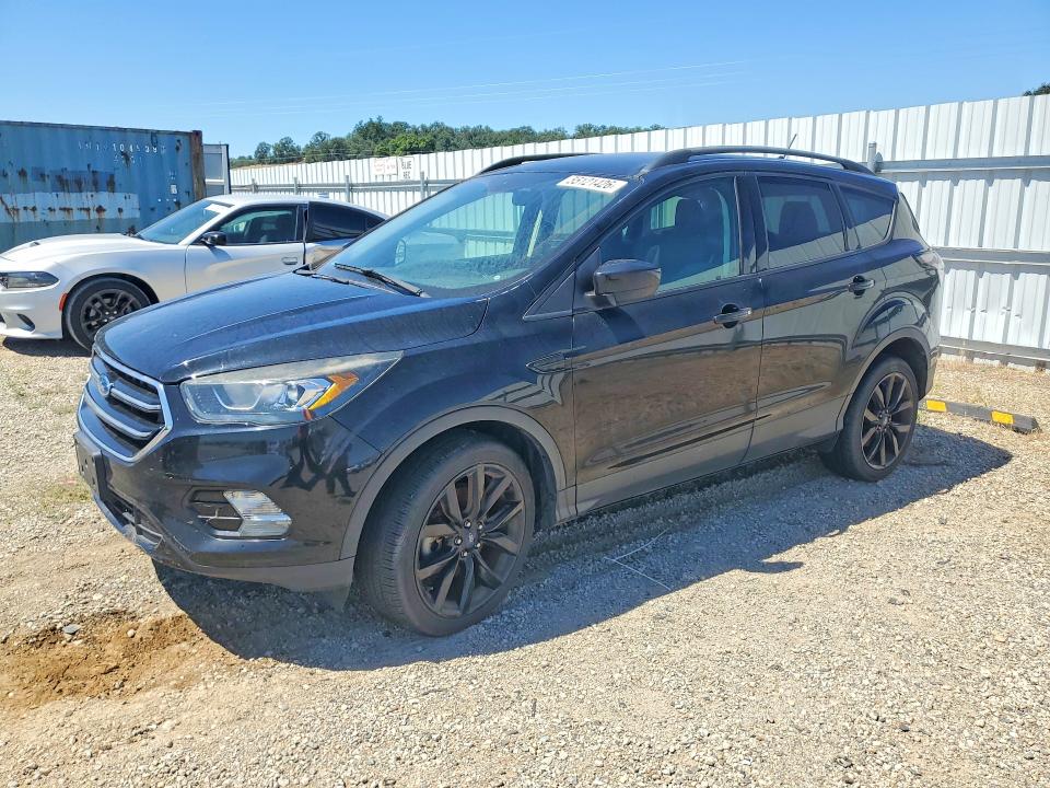 Продажа на аукционе авто 2018 Ford Escape, vin: 1FMCU9GD0JUA57139, номер лота: 55121426
