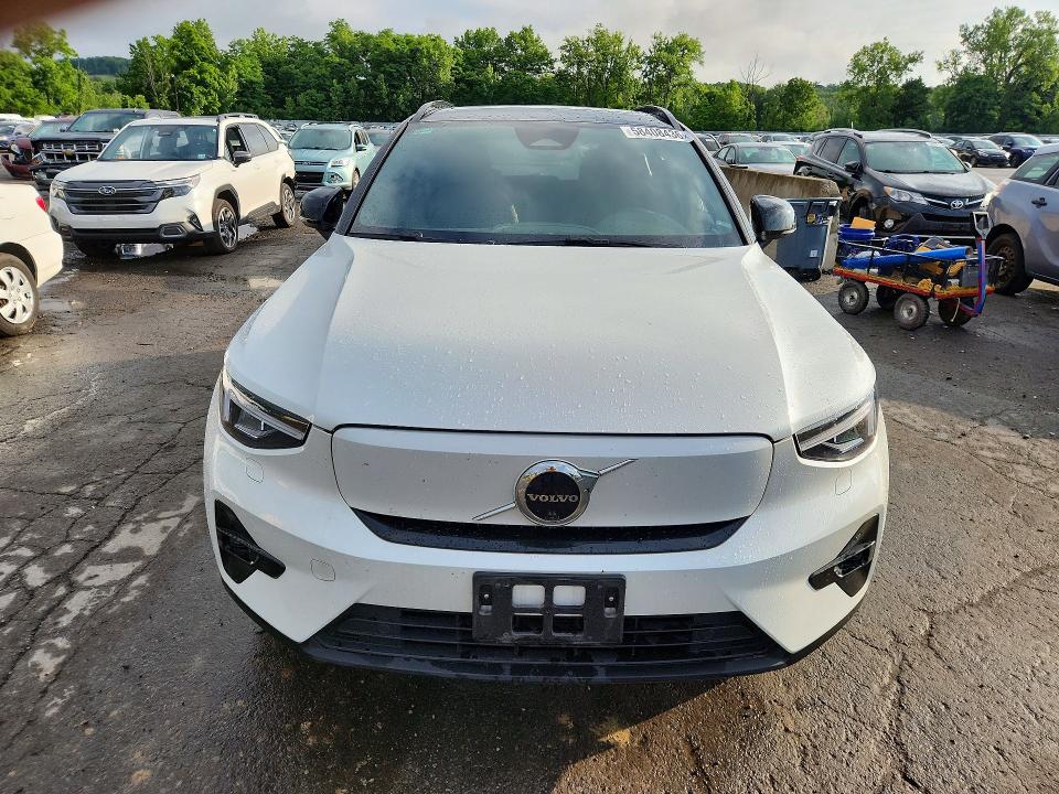 58408436 :رقم المزاد ، YV4ED3UW8P2072621 vin ، 2023 Volvo Xc40 مزاد بيع