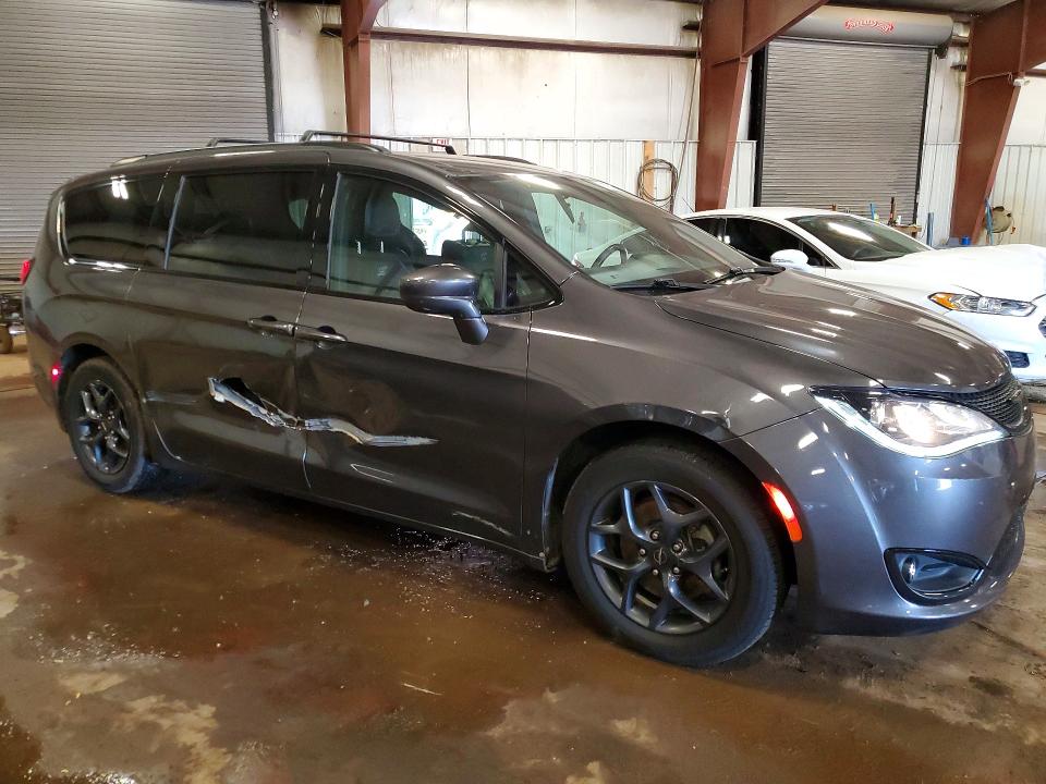Продажа на аукционе авто 2018 Chrysler Pacifica, vin: 2C4RC1BG3JR353970, номер лота: 57577106