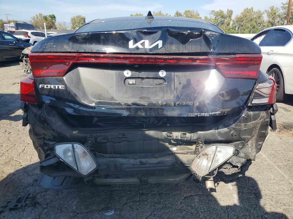 57247356 :رقم المزاد ، 3KPF24AD0PE508502 vin ، 2023 Kia Forte مزاد بيع