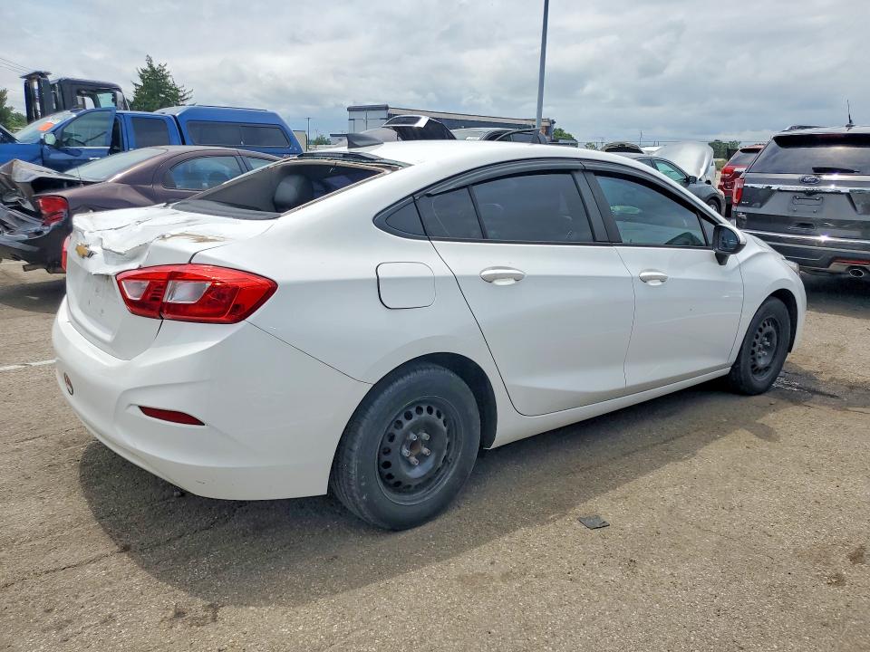 58123026 :رقم المزاد ، 1G1BA5SMXH7134576 vin ، 2017 Chevrolet Cruze مزاد بيع