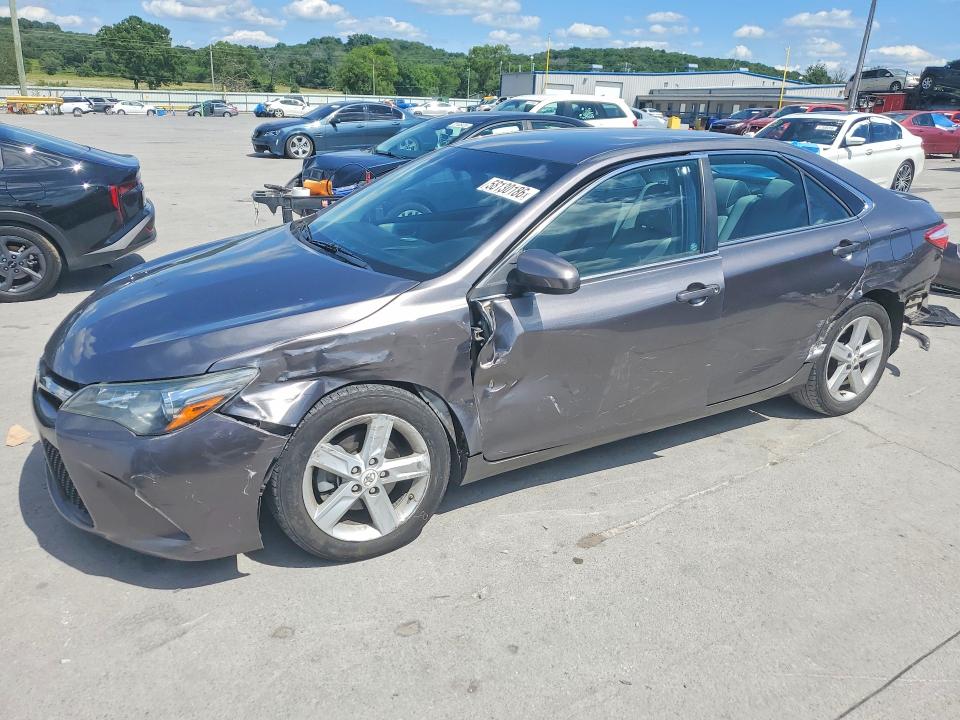 58130186 :رقم المزاد ، 4T1BF1FK7FU087205 vin ، 2015 Toyota Camry مزاد بيع