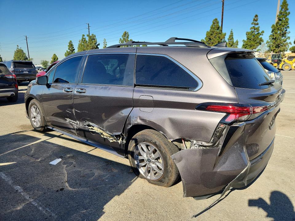 Продаж на аукціоні авто 2022 Toyota Sienna, vin: 5TDJRKEC4NS098012, номер лоту: 57528216