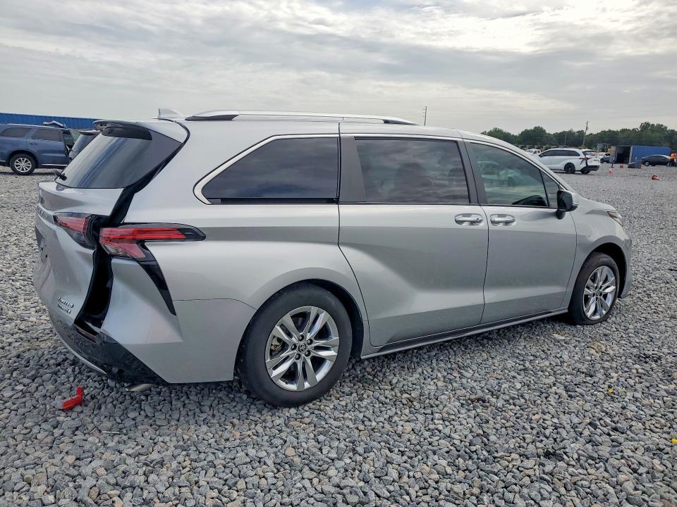 Auction sale of the 2023 Toyota Sienna, vin: 5TDZSKFCXPS107109, lot number: 55515956