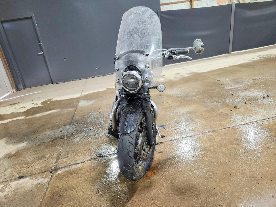 58486086 :رقم المزاد ، SMTD46HLXJT874560 vin ، 2018 Triumph Motorcycle Bonneville مزاد بيع