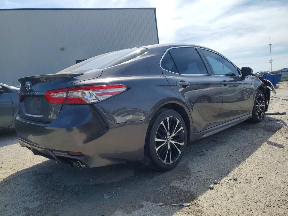2018 Toyota Camry მანქანა იყიდება აუქციონზე, vin: 4T1B11HK6JU022625, აუქციონის ნომერი: 56082226