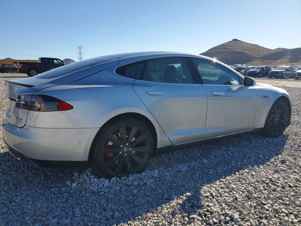 59102426 :رقم المزاد ، 5YJSA1H29EFP62401 vin ، 2014 Tesla Model S مزاد بيع