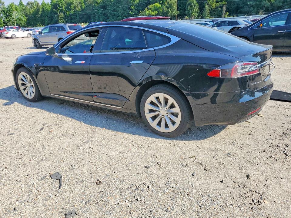 57883106 :رقم المزاد ، 5YJSA1E14HF231090 vin ، 2017 Tesla Model S مزاد بيع