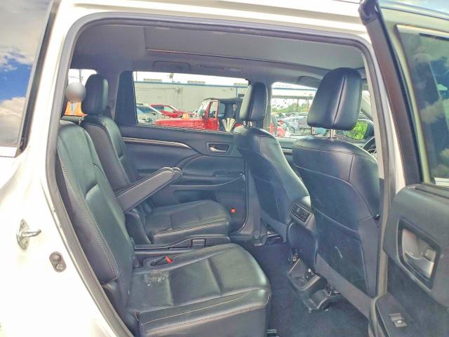 Продаж на аукціоні авто 2016 Toyota Highlander, vin: 5TDDKRFH1GS308041, номер лоту: 57014096