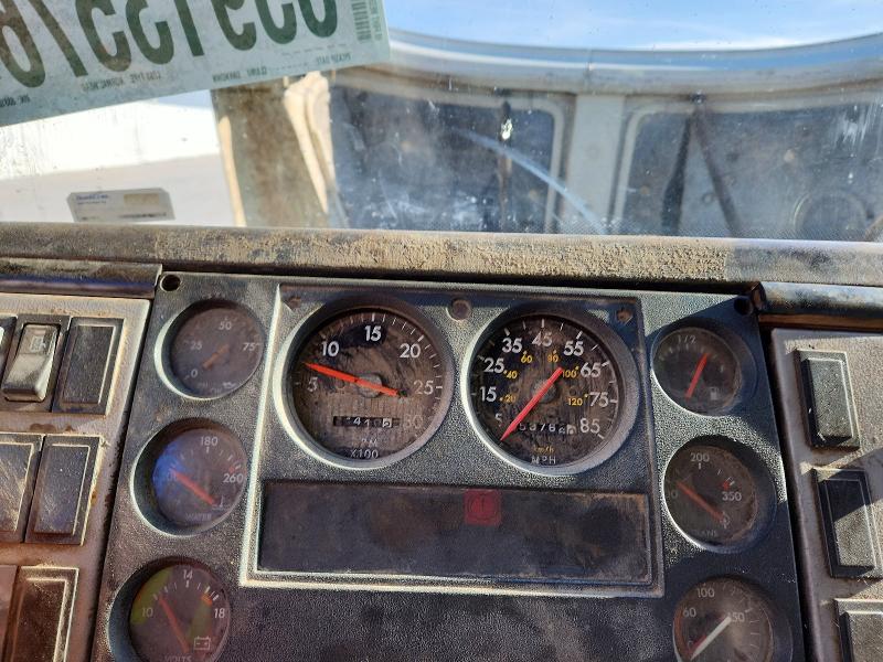 Продажа на аукционе авто 1998 Freightliner Fl70, vin: 1FV6HLBB9WH888104, номер лота: 55913576