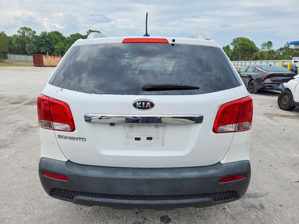2013 Kia Sorento მანქანა იყიდება აუქციონზე, vin: 5XYKT3A64DG311242, აუქციონის ნომერი: 55945876