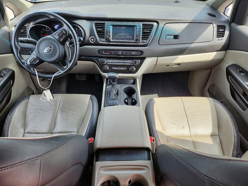 56330036 :رقم المزاد ، KNDMB5C1XH6314275 vin ، 2017 Kia Sedona مزاد بيع