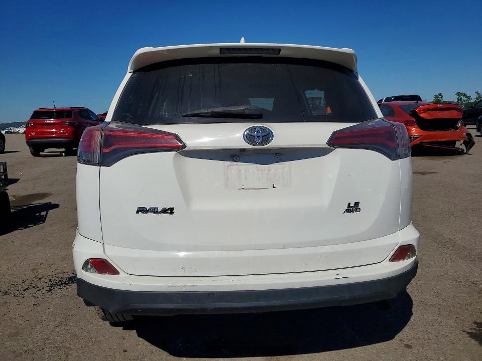 55865106 :رقم المزاد ، JTMBFREV6JJ244182 vin ، 2018 Toyota Rav4 مزاد بيع