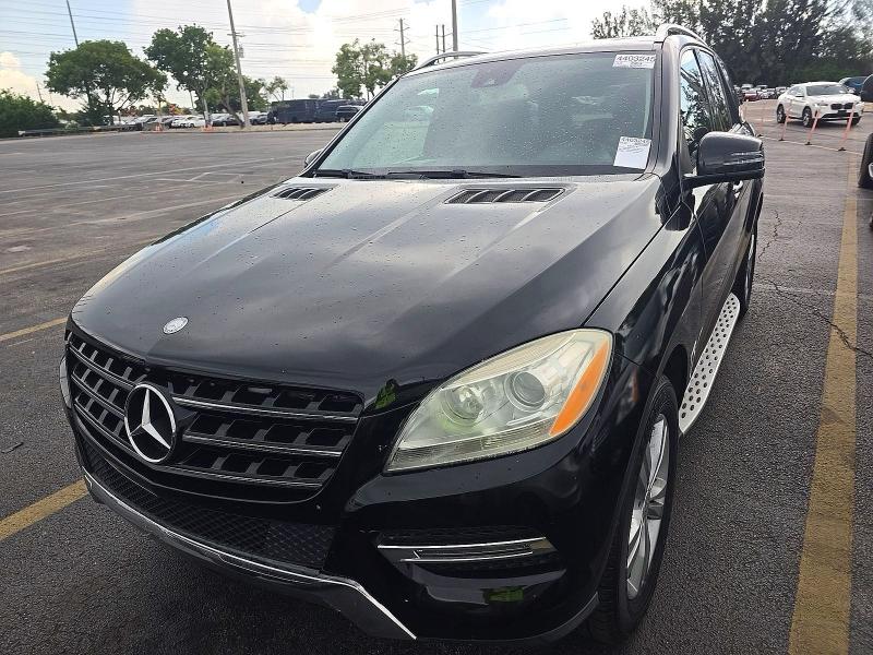 59530106 :رقم المزاد ، 4JGDA5JB7FA557255 vin ، 2015 Mercedes-benz Ml مزاد بيع