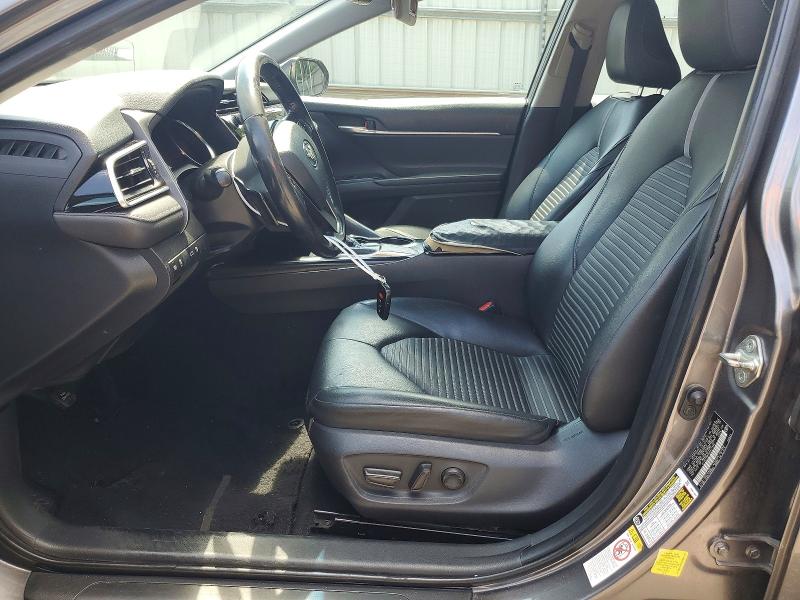 54949306 :رقم المزاد ، 4T1B11HK3JU511189 vin ، 2018 Toyota Camry مزاد بيع